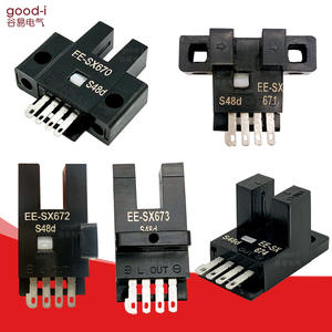 Interrupteur photoélectrique en forme de U EE-SX672-WR avec connecteur enfichable, capteur optique - Product Image 1