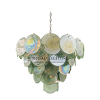 Grand lustre vintage médiéval français, suspension en verre en forme de disque tourbillonnant vert empilé pour villa, hall et grands espaces