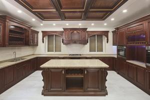 ארון מטבח אירופאי סִגְנוֹן QD-K19 מגולף אטרקטיבי סִגְנוֹן רהיטים מעץ מלא ארון מטבח לאחסון פונקציונלי באיכות גבוהה - Product Image 6