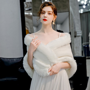 S4341F nuovo abito <span class=keywords><strong>da</strong></span> sposa ispessito caldo mantello damigella d'onore scialli bianchi per le donne invernali - Product Image 1