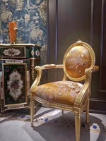 Fauteuil de château gravé OEM Chaise de loisirs en bois sculpté floral unique pour chambre d'hôtel ou appartement Sièges d'invité