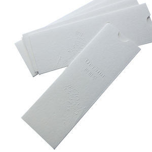 Di lusso in cotone bianco lungo verticale con foto di stoccaggio busta di imballaggio con logo in rilievo - Product Image 4
