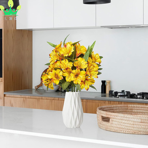 <span class=keywords><strong>Amaryllis</strong></span> artificielle fleurs longues tiges Bouquet de pétales de soie Faux <span class=keywords><strong>feuilles</strong></span> vertes automne intérieur bricolage artisanat Table pièce maîtresse décor à la maison - Product Image 6