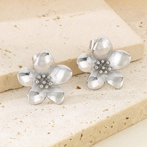 Nouvelle Arrivée Boucles d'Oreilles Pendantes Fleur en Alliage de Cuivre Plaqué Or 18K Étanche Tendance Cadeau Femme - Product Image 4