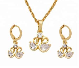 Parure de bijoux Double Cygne Dubaï en or 18 carats, collier et boucles d'oreilles de luxe en zircon cubique, tendance, inaltérable, bijoux fantaisie romantiques - Product Image 1