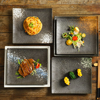Assiettes carrées en céramique texturées radiales de style japonais, noir et blanc, pour servir des sushis, des steaks, pour restaurant, maison, restauration