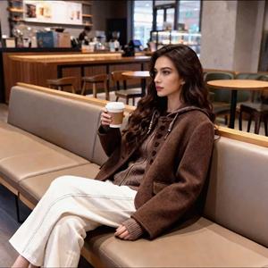 Elegante Conjunto de Chaqueta y Pantalón de Lana Marrón para <span class=keywords><strong>Mujer</strong></span>, Cálido y Suave, de Dos Piezas, Sudadera <span class=keywords><strong>con</strong></span> Capucha y Pantalón de Pierna Ancha de Cintura Alta - Product Image 4