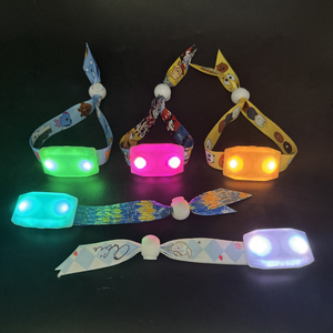 Logotipo personalizado Concierto Led Control remoto Pulsera luminosa Cinta ajustable 1 Color o 15 colores Pulsera de soporte luminoso - Product Image 4