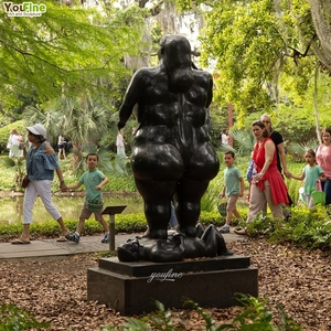Célèbre grande taille Bronze grosse femme tenir bébé étape sur la statue de l'homme - Product Image 6