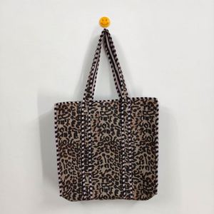 Sac fourre-tout en coton pour femme à imprimé léopard - Sac de voyage portable pour l'été et l'automne, sac de plage, sac de week-end - Product Image 6