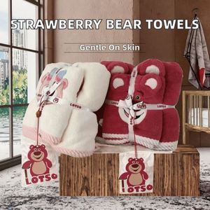 Toalla de Baño para Recién Nacido de Felpa Coral con Diseño de Oso Fresa, de una Pieza, con Patrón Deportivo, Suave, Absorbente y de Secado Rápido, para Playa - Product Image 1
