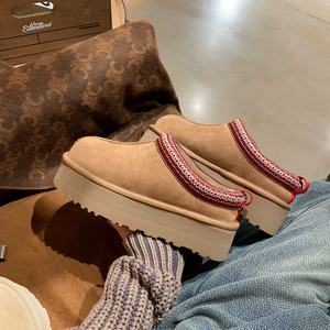 Pantuflas de Piel de Oveja de Alta Calidad OEM y ODM 2026, Marca UGGS, con Forro de Lana Integrado, Zapatos de Invierno para Mujer - Product Image 2