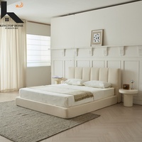 Cadre de lit pleine taille nordique de luxe King Queen Double plate-forme basse cadre de lit touffeté nuage de guimauve