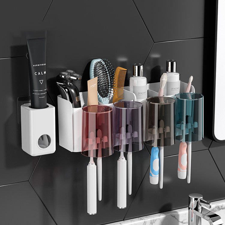 4คน + บีบยาสีฟัน