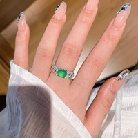 Ensemble de bijoux de mode haut de gamme, vintage, élégant et de niche, avec bague et bracelet à motif pièce de monnaie ajourée entièrement sertie de zircone cubique, de style antique