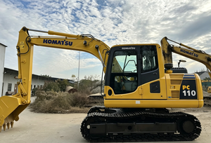 Excavatrice sur chenilles Komatsu PC110-11M0 pour les travaux de terrassement, d'aménagement paysager et de travaux municipaux/ruraux dans des espaces étroits. - Product Image 5