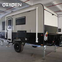 Mini caravane hybride tout-terrain pour des aventures de camping confortables et mobiles