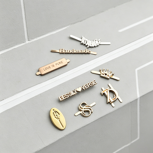 Etichette Metalliche Personalizzate con Logo Inciso, Design alla <span class=keywords><strong>Moda</strong></span>, Ecologiche per Borse - Product Image 1