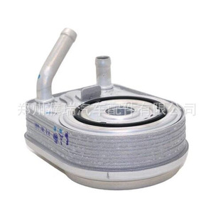 อะไหล่อะลูมิเนียมสำหรับเปลี่ยนชุดระบายความร้อนน้ำมันเครื่องฮุนได เกีย รุ่น 264102B740 สำหรับรถบรรทุกขนาดกลางถึงขนาดใหญ่ - Product Image 2