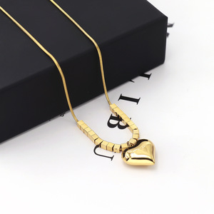 Collana a forma di cuore di nuova moda collana in acciaio inossidabile con cuore di gioielleria raffinata - Product Image 5