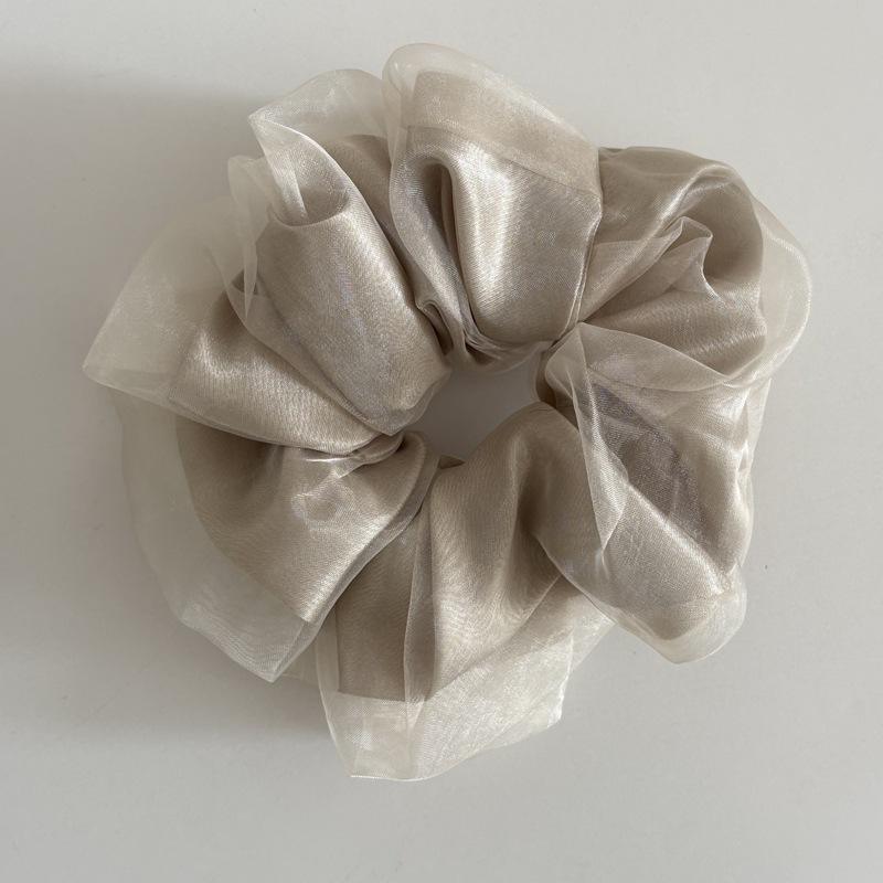 น้ำตาลอ่อน