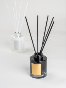 מפיץ ריח ביתי יוקרתי בנפח 200 מ\\\"ל, ידידותי לסביבה, עם נוזל מפיץ ריח וקופסה יוקרתית - Product Image 3