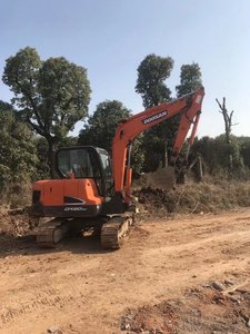 Excavadora hidráulica diésel Doosan DX60 usada, marca coreana, excavadora sobre orugas de alta eficiencia, cerca de nuevas condiciones - Product Image 2