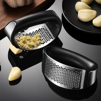 Nouveaux outils de cuisine Gadgets 2025 ensemble multifonctionnel de qualité supérieure presse à gingembre broyeur d'ail à bascule avec éplucheur et brosse de nettoyage