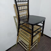 Chaises Chiavari empilables en résine dorée, les plus populaires, à prix compétitifs, pour la location commerciale, les hôtels, les mariages, les anniversaires et les fêtes.