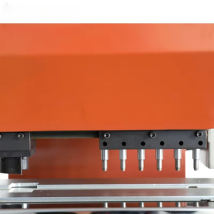 <span class=keywords><strong>Trous</strong></span> de presse hydraulique à grande vitesse <span class=keywords><strong>ceinture</strong></span> en cuir poinçonnage queue coupe faisant la <span class=keywords><strong>Machine</strong></span> ou sacs d'intérieur de voiture chaussures à grande vitesse - Product Image 4