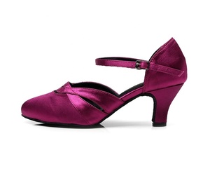 รองเท้าเต้นรำสีม่วงซาติน 1003 คู่ สำหรับผู้หญิง เต้นบอ<span class=keywords><strong>ล</strong></span>รูม <span class=keywords><strong>ล</strong></span>าติน <span class=keywords><strong>ซั</strong></span><span class=keywords><strong>ล</strong></span>ซ่า - Product Image 2