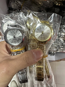 2025年トップブランド フルダイヤモンド カスタム合金バンド クォーツ腕時計 格安 レディースクォーツ腕時計 - Product Image 6