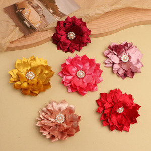 Diadema de flores de varias capas con centro de perlas, accesorios para el cabello para bodas, ropa, zapatos, sombreros y decoraciones. - Product Image 2