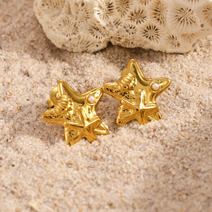 Pendientes de Estrella Chapados en Oro de 18k con Incrustaciones de Perlas y Engaste de Bisel, Joyería de Moda - Product Image 2