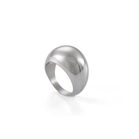 Bagues de grande taille en acier inoxydable plaqué or hautement poli pour hommes, style classique de mariage avec surface brillante