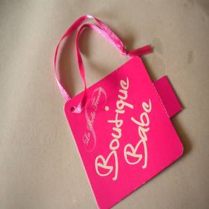 Etiquetas ecológicas para marcas de ropa hechas de papel reciclado con impresión personalizada y hilo natural para etiquetas de moda. - Product Image 4