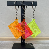 Neon Cassette Keychain Porte-clés découpés au laser Cassette Tape Charms Clous d'oreilles et boucles d'oreilles