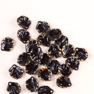 Perles artisanales en résine ABS avec bord doré pour la décoration de téléphone - Product Image 3