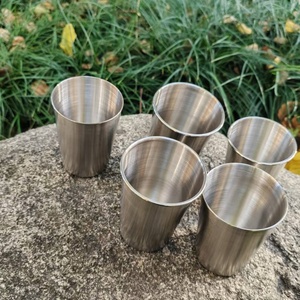 Tasse et Chope à Bière Portable en Acier Inoxydable 201 de Qualité Alimentaire 18/10 330ML Écologique Sans BPA pour Cadeaux et Fêtes de la Bière - Product Image 5