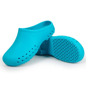 Calzado Médico Autoclavable Anno para Cuarto Limpio y Quirófano con Material TPE Impermeable - Product Image 5