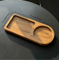 Plateau de service en bois artisanal à deux compartiments pour collations, apéritifs et boissons - Design moderne