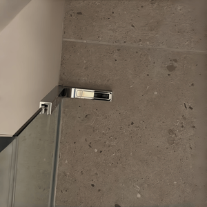 <span class=keywords><strong>Stabilisateur</strong></span> <span class=keywords><strong>de</strong></span> porte <span class=keywords><strong>de</strong></span> <span class=keywords><strong>douche</strong></span> en verre sans cadre <span class=keywords><strong>de</strong></span> luxe moderne pour porte <span class=keywords><strong>de</strong></span> <span class=keywords><strong>douche</strong></span> d'angle SUS304 Quincaillerie <span class=keywords><strong>de</strong></span> <span class=keywords><strong>douche</strong></span> Vis cachées Pinces en verre polies - Product Image 1