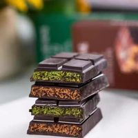 Chocolat artisanal au pistache de Dubaï authentique 55g, barre de chocolat noir artisanal, biscuits au beurre de cacao au goût de Noël croustillants Qiansi
