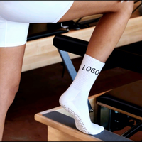 Chaussettes de Pilates personnalisées antidérapantes avec coussinets en silicone pour femmes et hommes, idéales pour le yoga, la barre et l'entraînement, professionnelles, respirantes et jetables