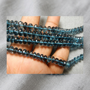 Perles Rondelles Facettées en Topaze Bleue de Londres Naturelle en Gros, Fil de 8 Pouces pour la Fabrication de Bijoux, Perles de Pierre Synthétique 5-6MM - Product Image 4