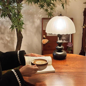 Lampe de table de style rétro américain, vintage, wabi-sabi, confortable, lampe de nuit en forme de gourde, lampe de chevet décorative française pour chambre à coucher - Product Image 5