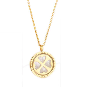 Collar con Colgante de Trébol Redondo Dorado con Corazones de Diamantes de 22MM, Cadena de Acero Inoxidable para Uso Diario - Product Image 5
