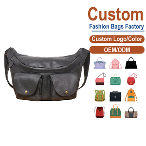 Sac de poitrine en cuir grainé noir pour homme avec deux poches à rabat |   Fabrication sur mesure OEM/ODM pour les marques urbaines et de voyage - Product Image 1