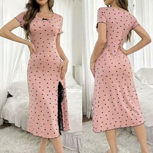 I-0651 Robe longue pour femme, chemise de nuit d'été à manches courtes, nuisette sexy fendue, robe longue, tenue d'intérieur, pyjama à imprimés cœurs - Product Image 1