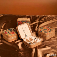 Boîte à bijoux en gros, étui de rangement portable en bois grainé, organisateur de boucles d'oreilles et colliers, emballage cadeau, présentoir
